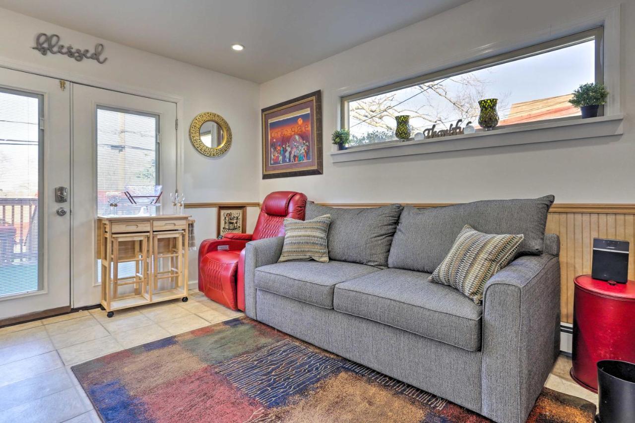 Central Elmont Studio With Great Outdoor Space! 외부 사진