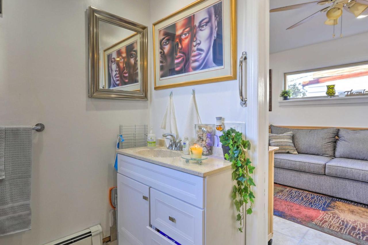 Central Elmont Studio With Great Outdoor Space! 외부 사진