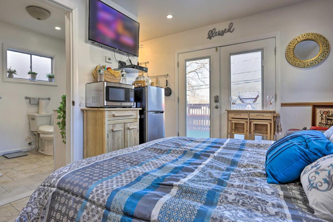 Central Elmont Studio With Great Outdoor Space! 외부 사진