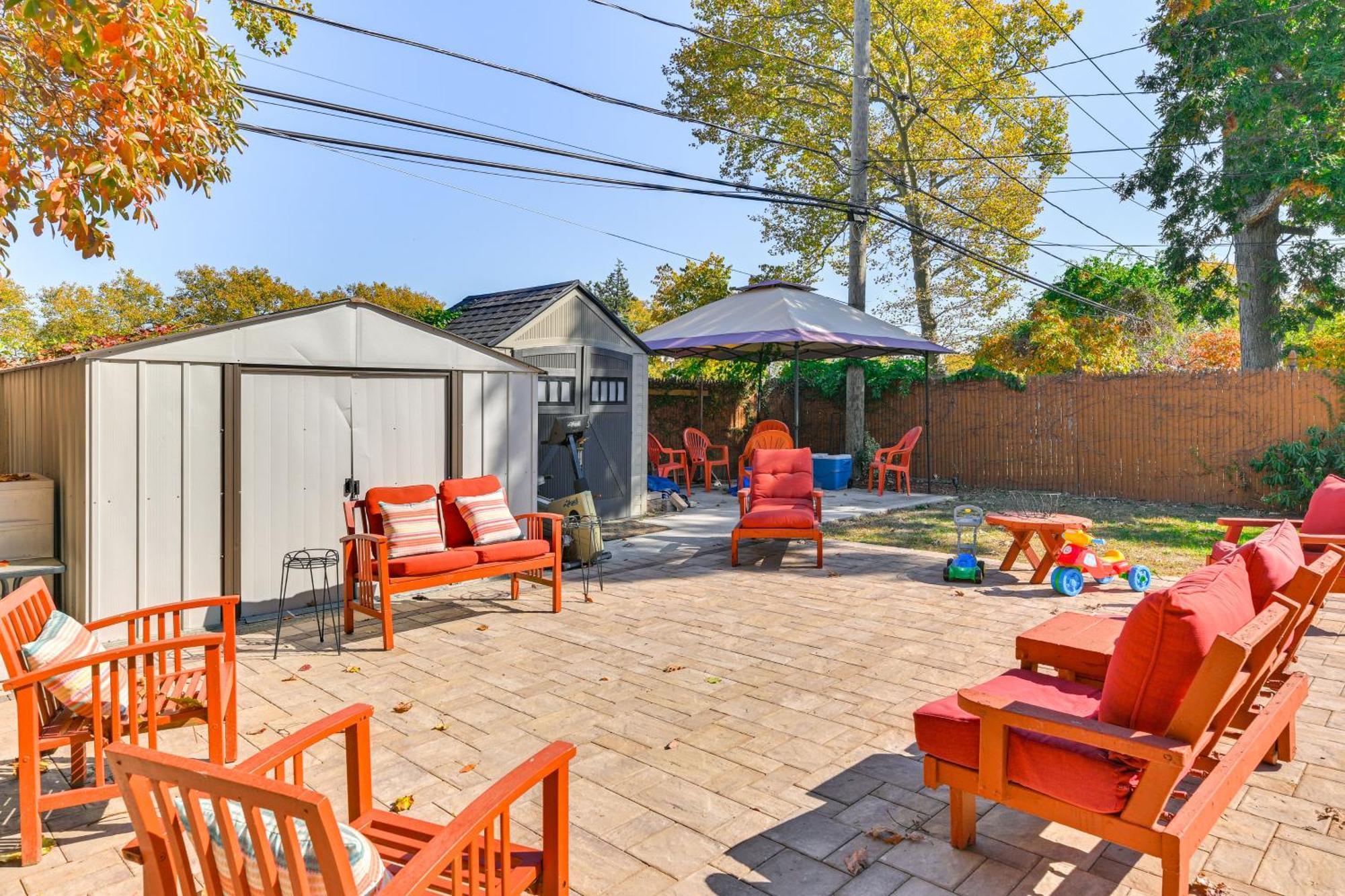 Central Elmont Studio With Great Outdoor Space! 외부 사진